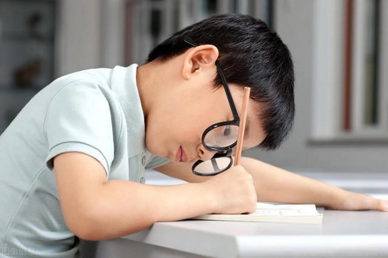 这两天刷视频，也不知道是哪个视频？印象里好像有一句话，说什么青少年打游戏，可以治