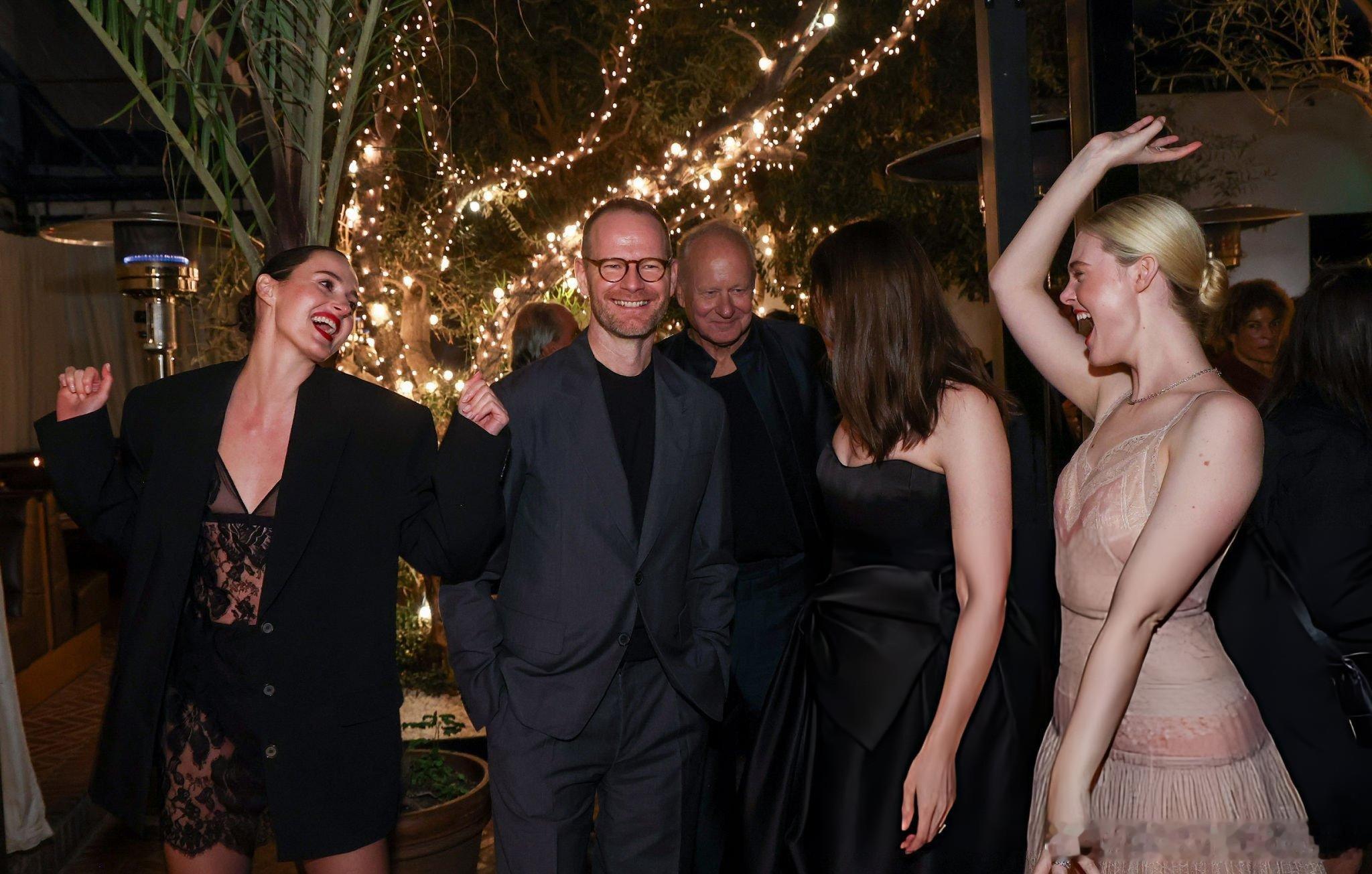 《情感价值》洛杉矶首映式映后派对上的剧组们 ​​​