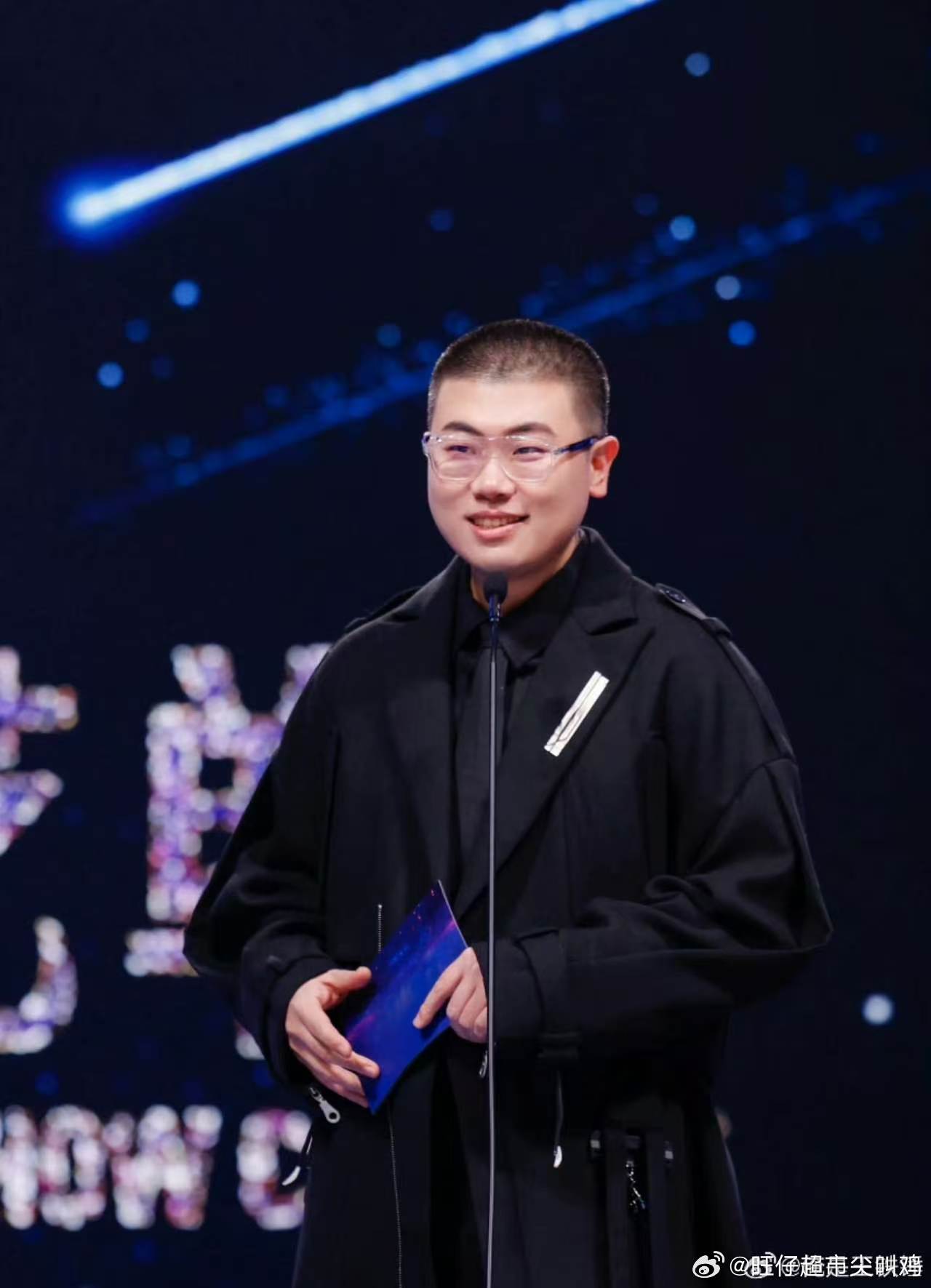 吕严走到哪都逃不开土豆天才厨人 吕严读菜单跳过土豆，马頔立刻接话：“不想读吗？我