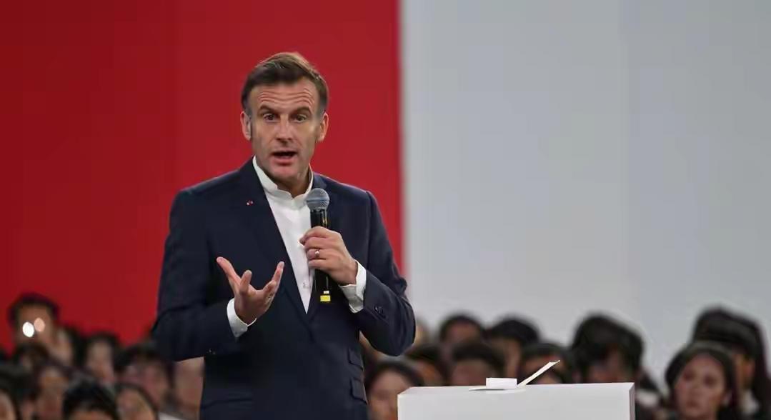 马克龙川大演讲刷屏！一句真心话，为何让中国学子沸腾？
 
“我不是来推销法国奢侈