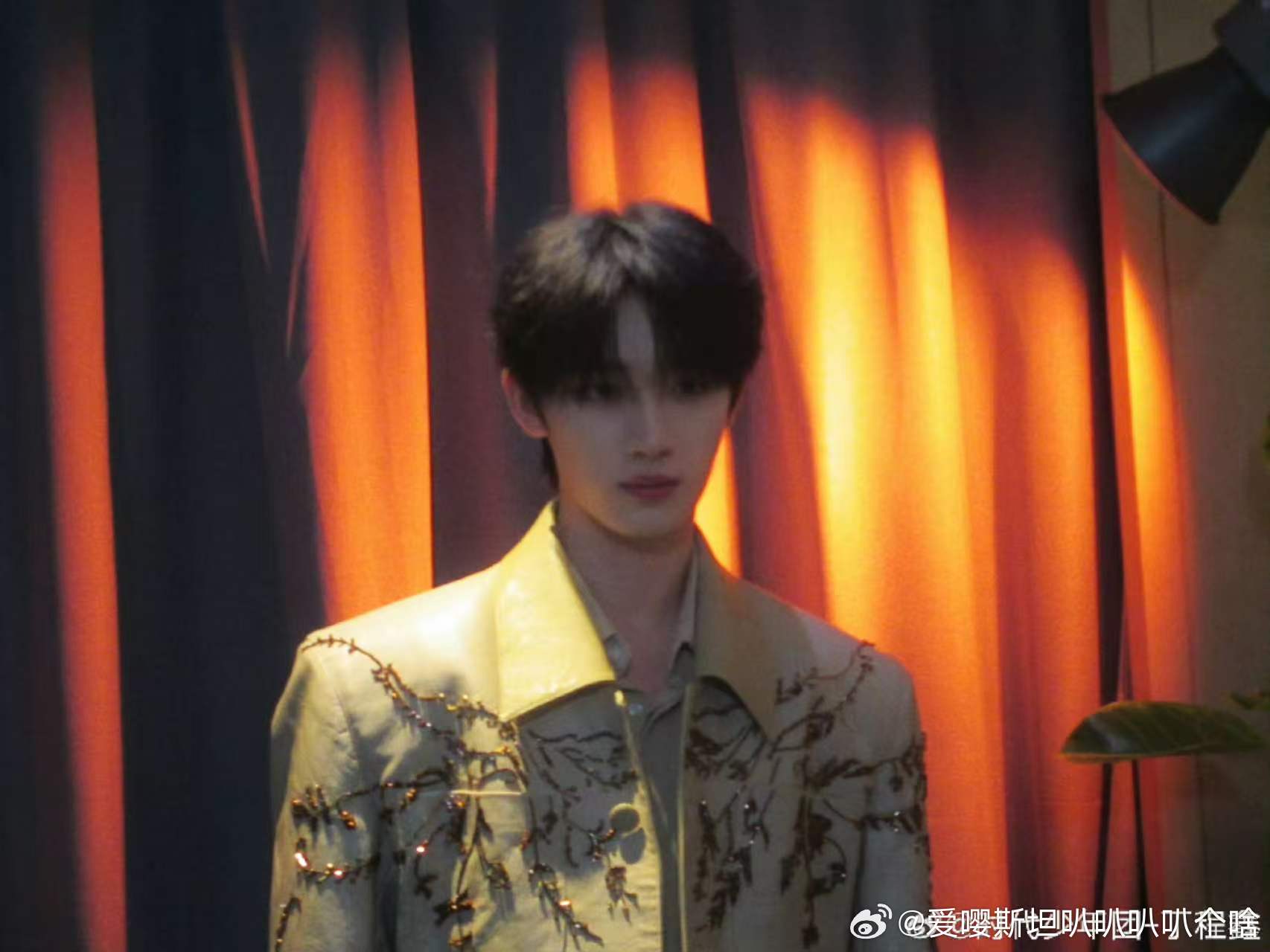 丁程鑫问李飞就给我们吃这个李飞给丁程鑫吃咸菜馒头开始推理吧 李飞当老板太狠了，丁