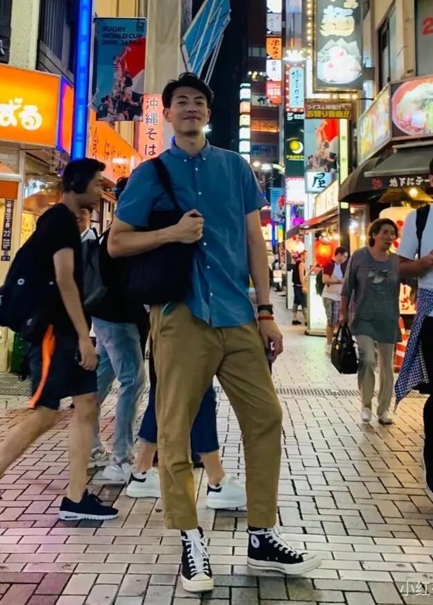 心动的信号8！男6扒出来了！ 男6如果不照骗的话还行诶！👀身高很够！纽约大学！