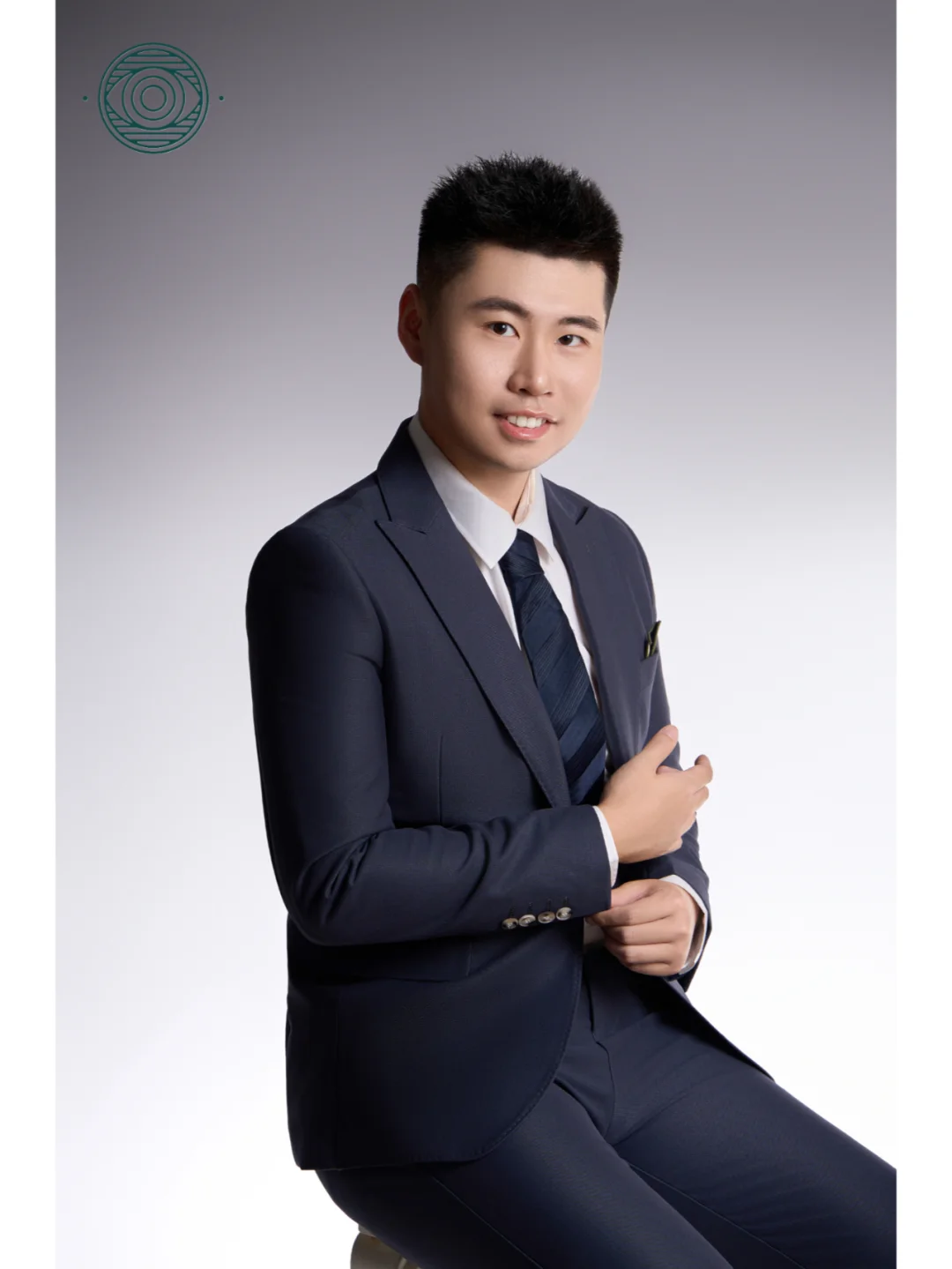 我在西雅图拍到了可以用十年的领英Headshot
