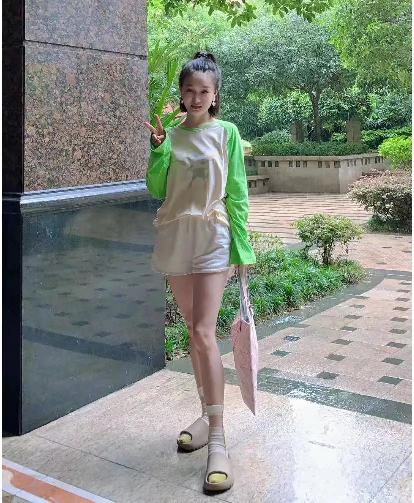 1、不要躺着接电话，对方真的能感觉到。
2、经常说谢谢，很重要。
3、你对简历的