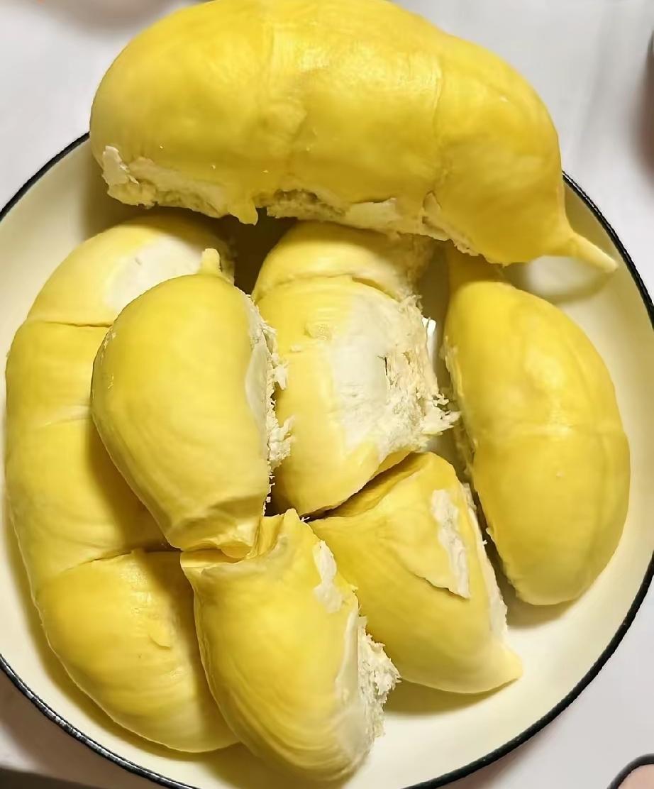昨天回了一趟娘家，为了吃榴莲的事情，跟弟媳妇闹翻了，怎么办？

差不多小半年没有