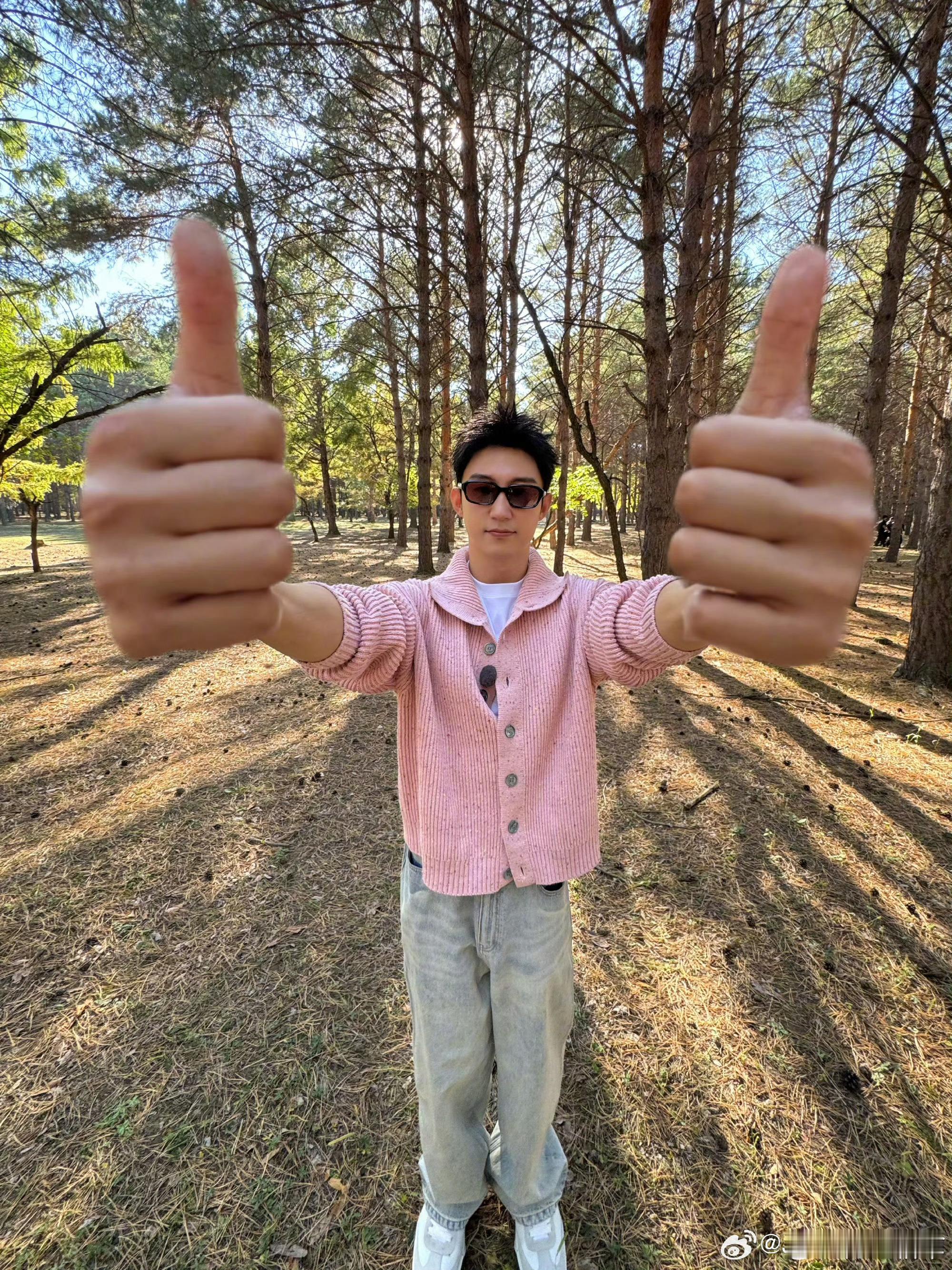 我真的太爱黄景瑜了，之前我说火光剧本不行，都不算个剧本，（剧本为啥成这样你安排的