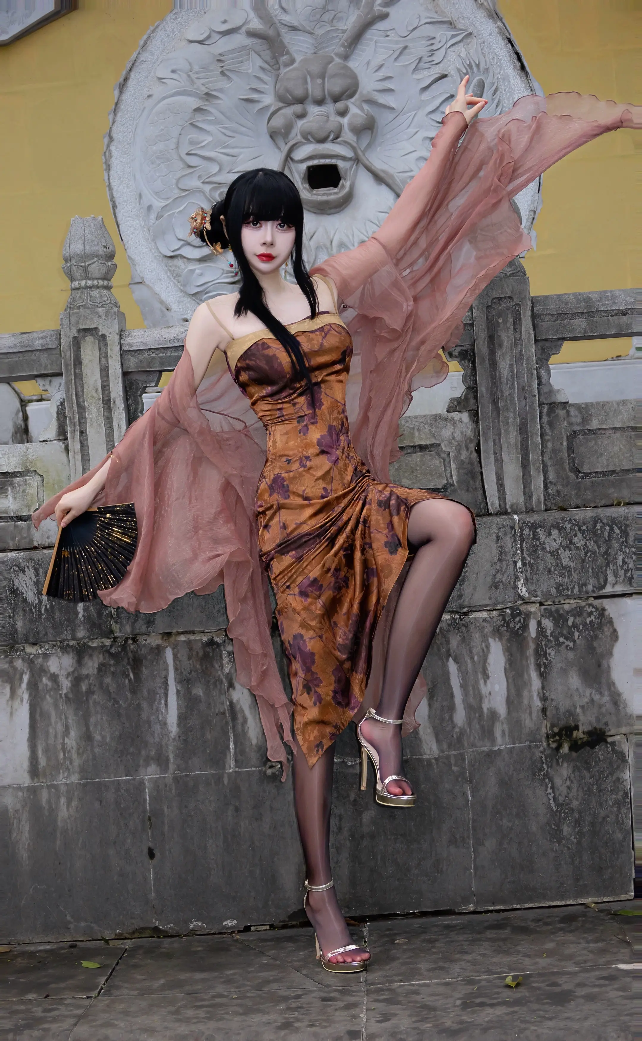 金鳞岂是池中物 一遇风云便化龙