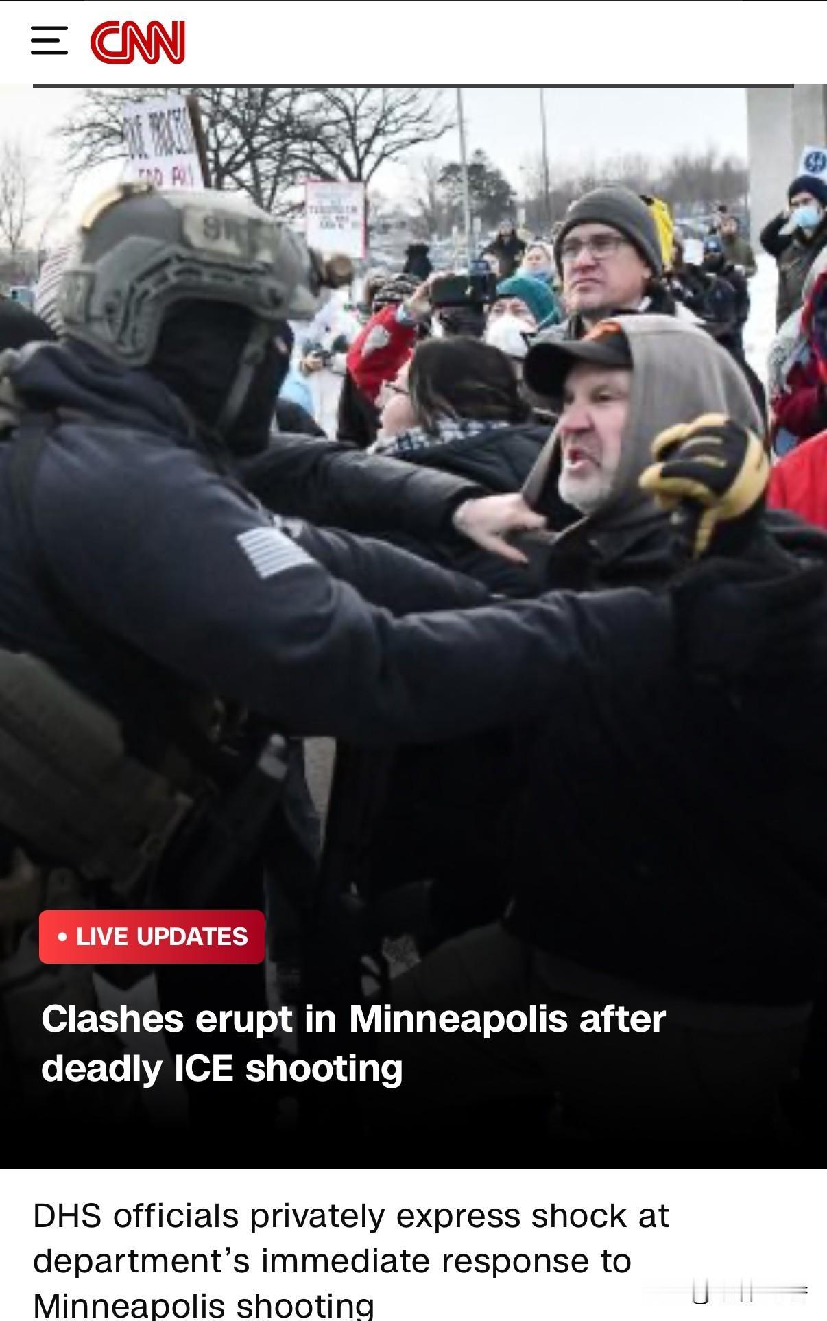 美国移民局警察日前在明尼波利斯射杀了一名妇女，是何缘由没有仔细阅读，它引发了当地