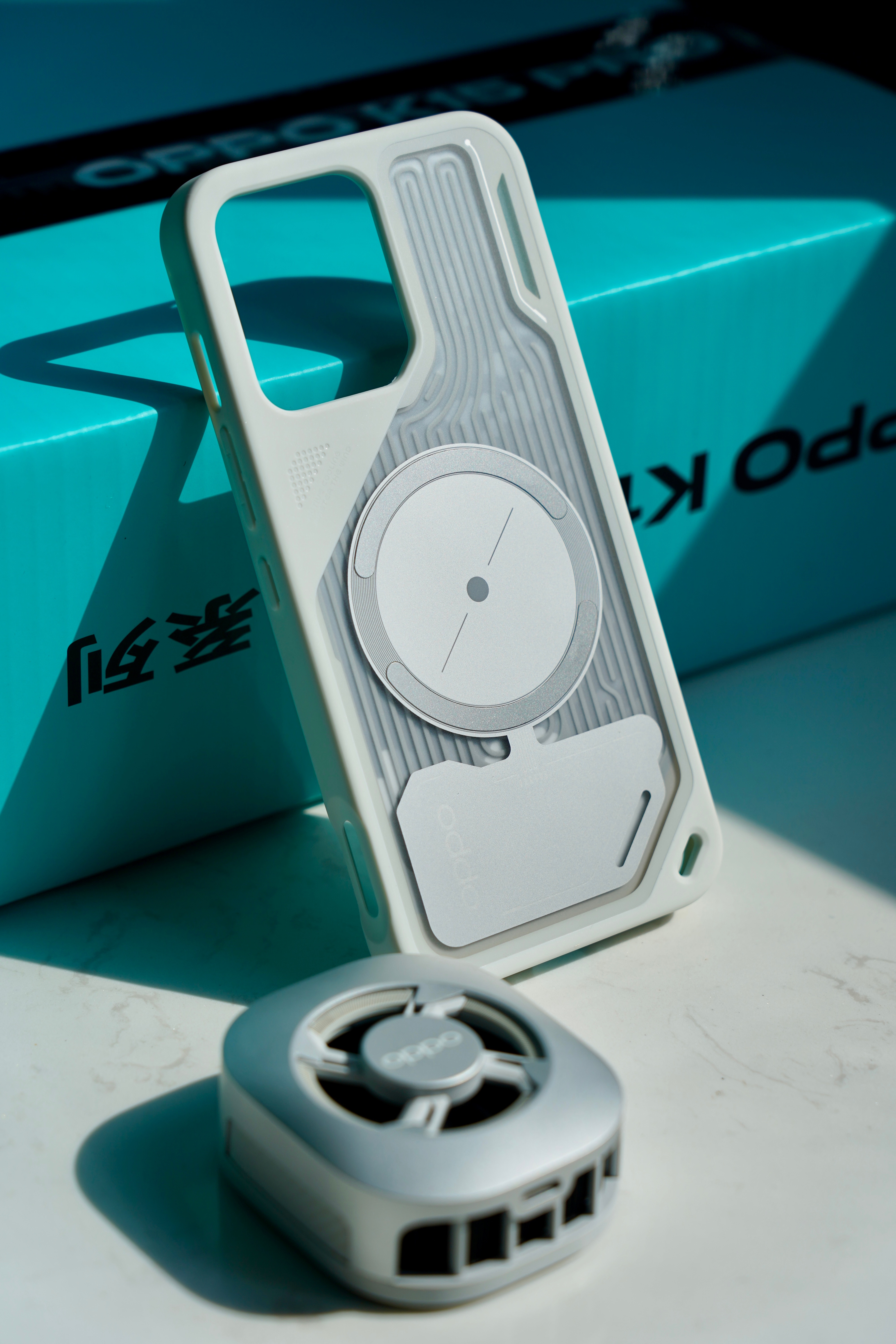 OPPO K15 Pro系列邀请函，居然是和得物联名，带得物鉴定卡片、防盗圈。还