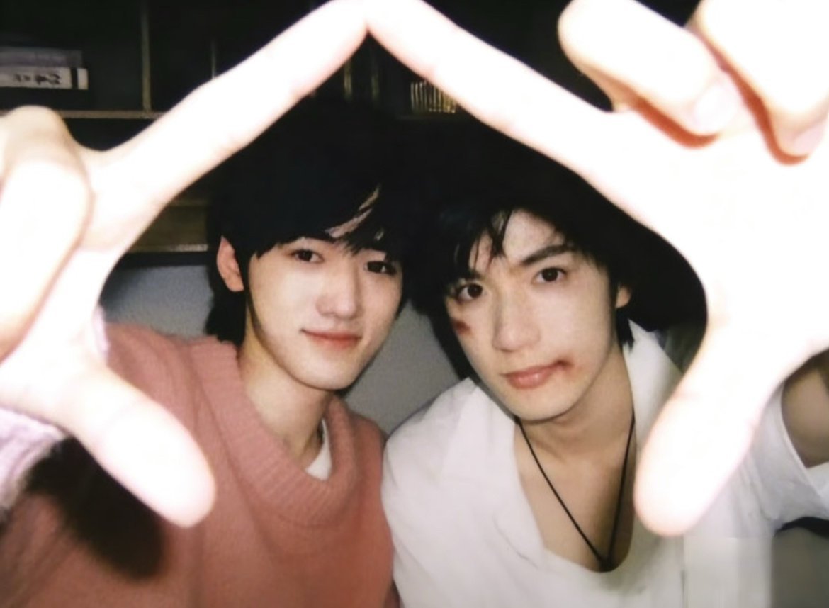 文轩 🐺🐟文轩世界第一初恋 “这电话是你想打就打想挂就挂的吗”烟花升停在星夜