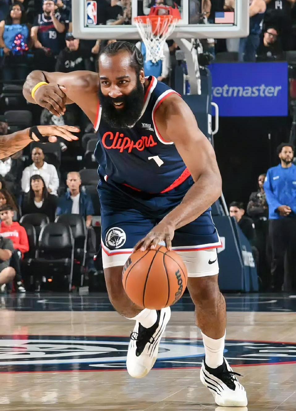 太无奈了[酷拽]，快船118-121不敌绿军，一战打出了2个不得不说的事实！
