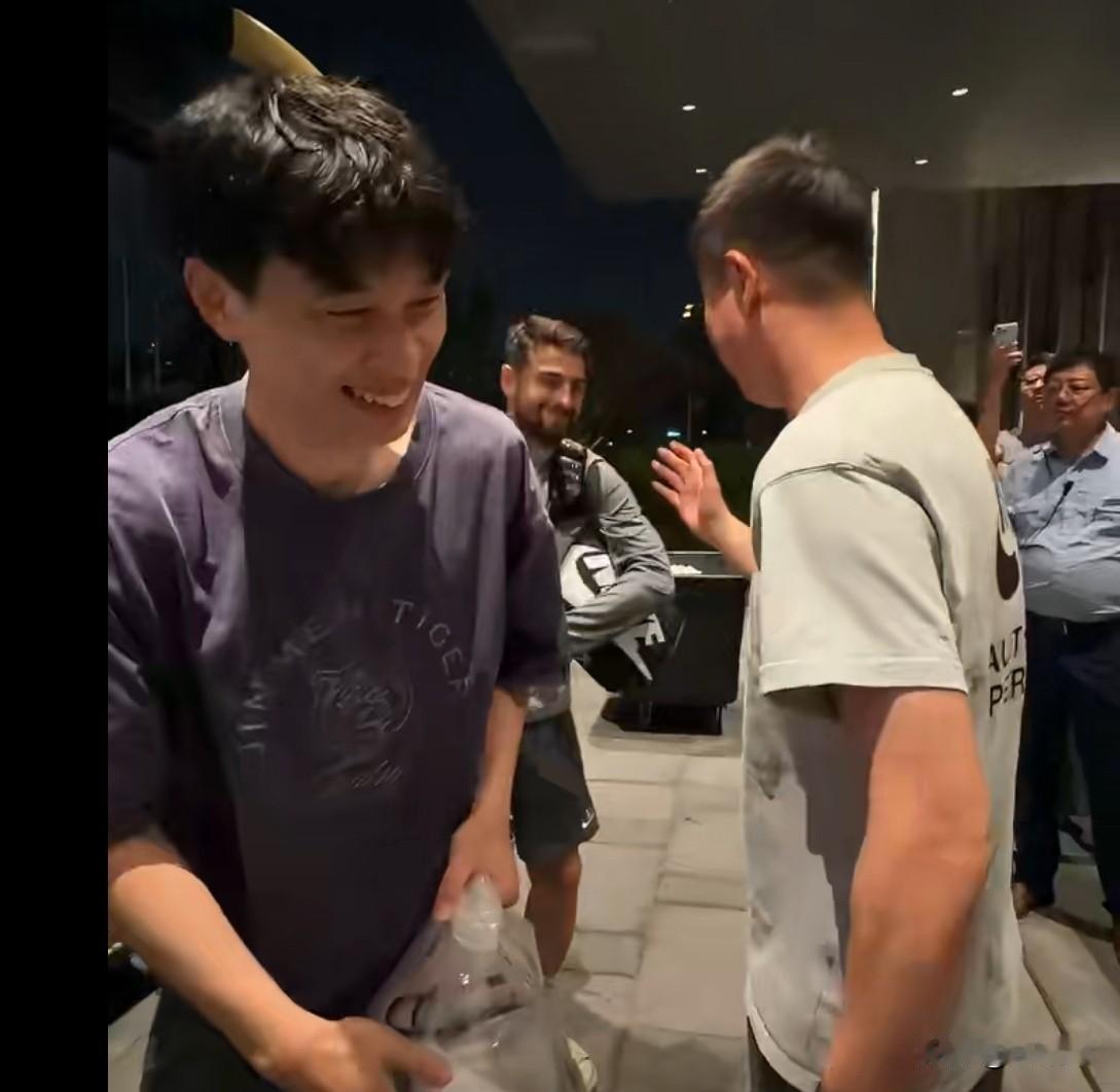 天津津门虎虽然赢了保级大战，但是一个困扰球迷和球队问题又出现了。
天津津门虎在保