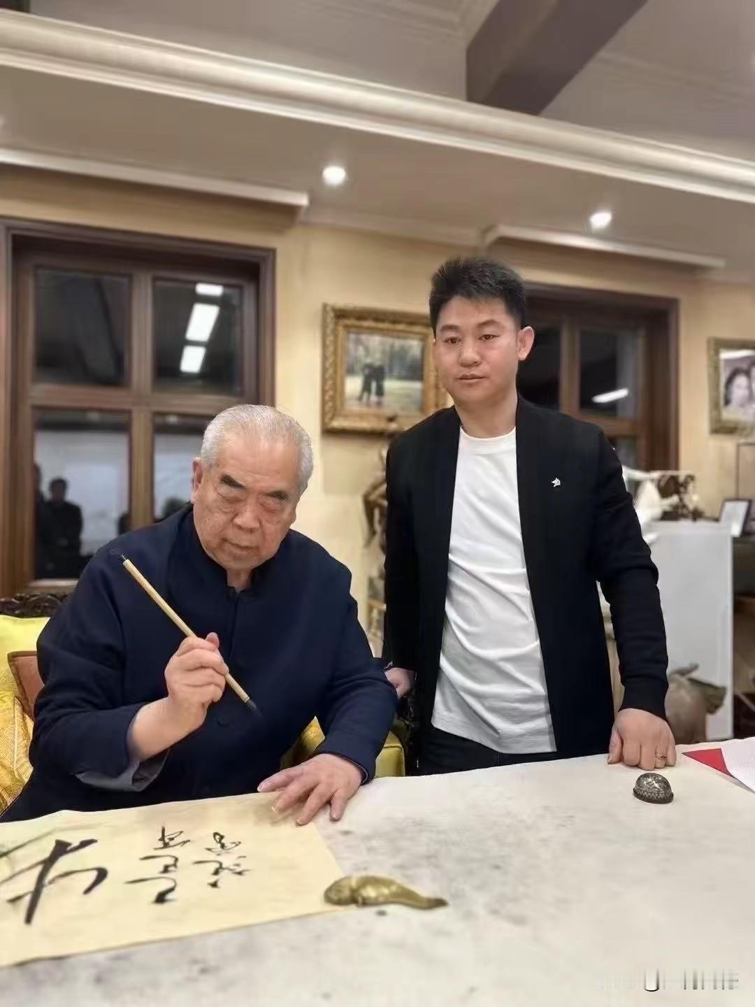 范曾先生的身体状态真好，一个快90岁的人了，思维敏捷，笔耕不辍，尤其是他的心态，