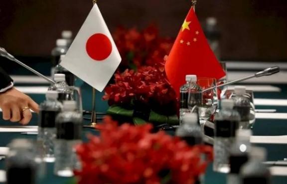 俄罗斯顶尖的国际问题专家看完日本连夜往九州运导弹的新闻，对着卫星通讯社的镜头沉默