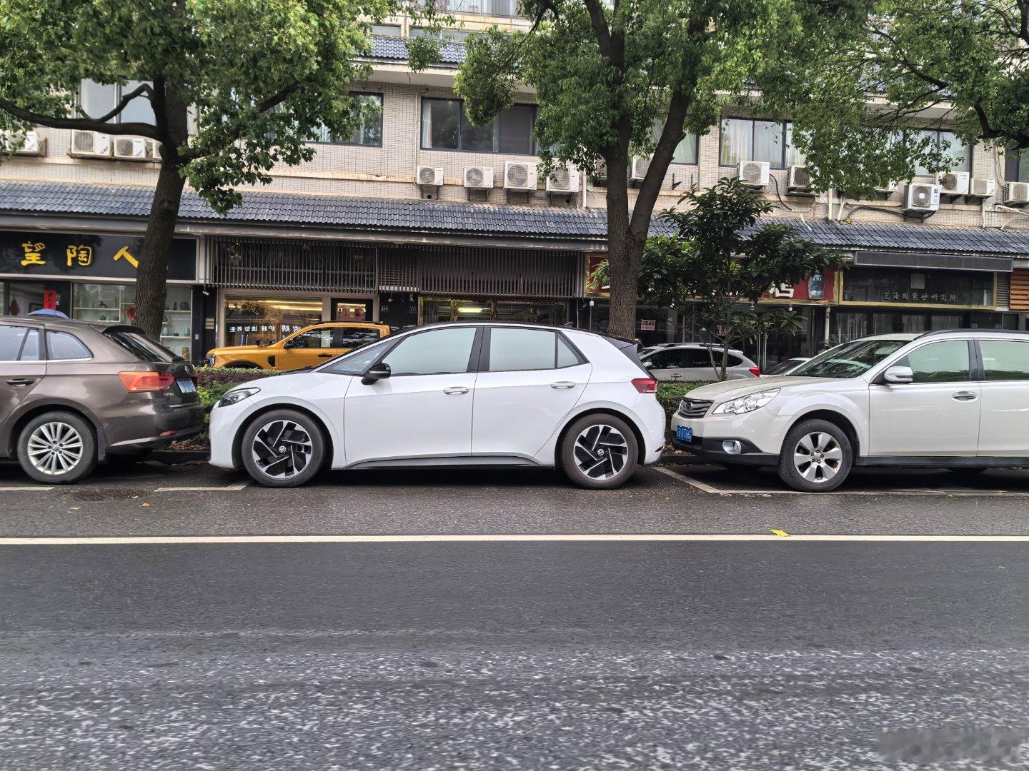 这辆ID4，本来省个停车费，现在得考虑怎么出来了！大v聊车