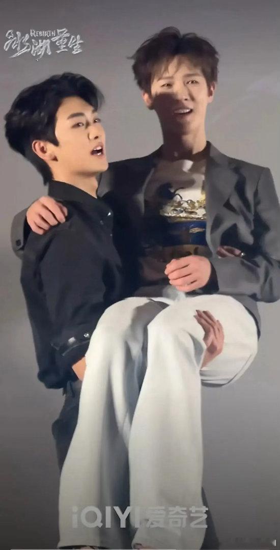 冰湖怎么俩男的麦起来了李昀锐也是不挑 