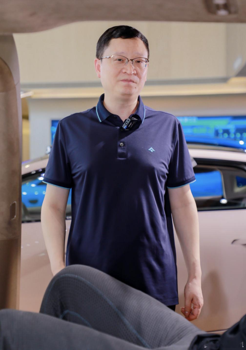 #张明池出席昊铂最佳队友交车#虽然周琦未能亲临现场，但宏远新星张明池的出席，同样