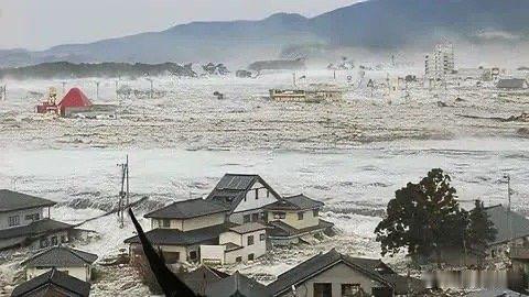 突发！日本遭遇强震冲击，多地拉响海啸警报
据最新消息，俄罗斯堪察加半岛附近海域发