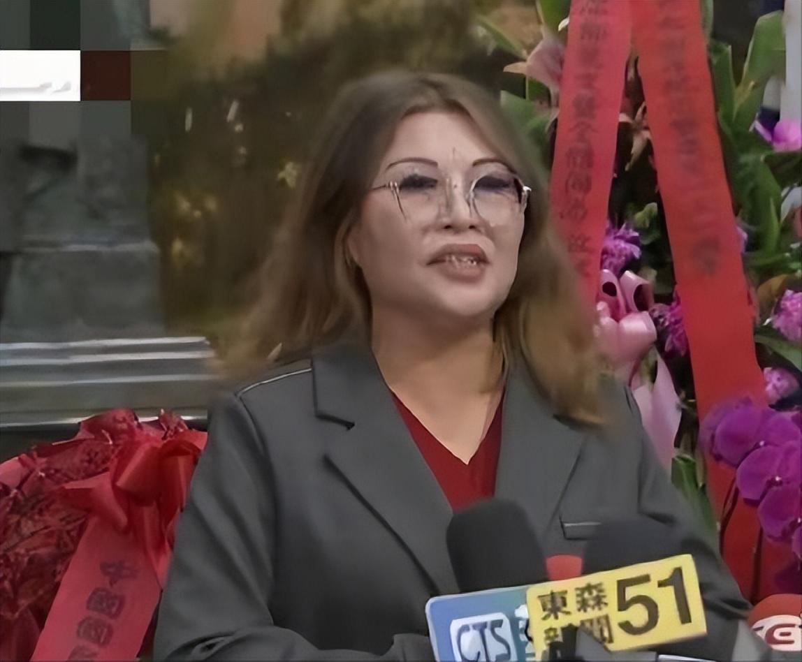 郑丽文终于出手了！
这次出手不是打压“台独”。
而是将剑指向了自己人！

国民党