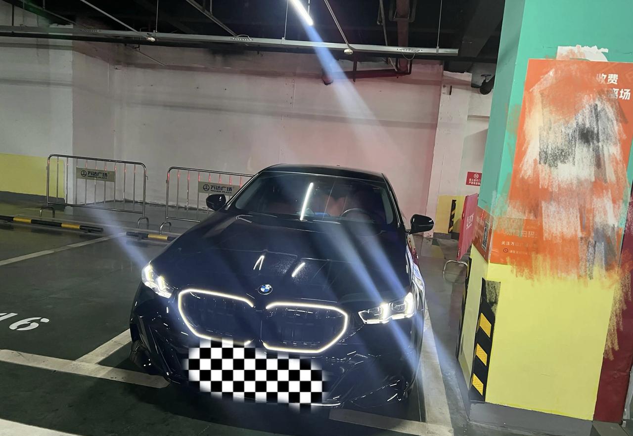 朋友最近买了台宝马530li 耀夜后，上了两个月网，发现大家对这款车的评价很低，