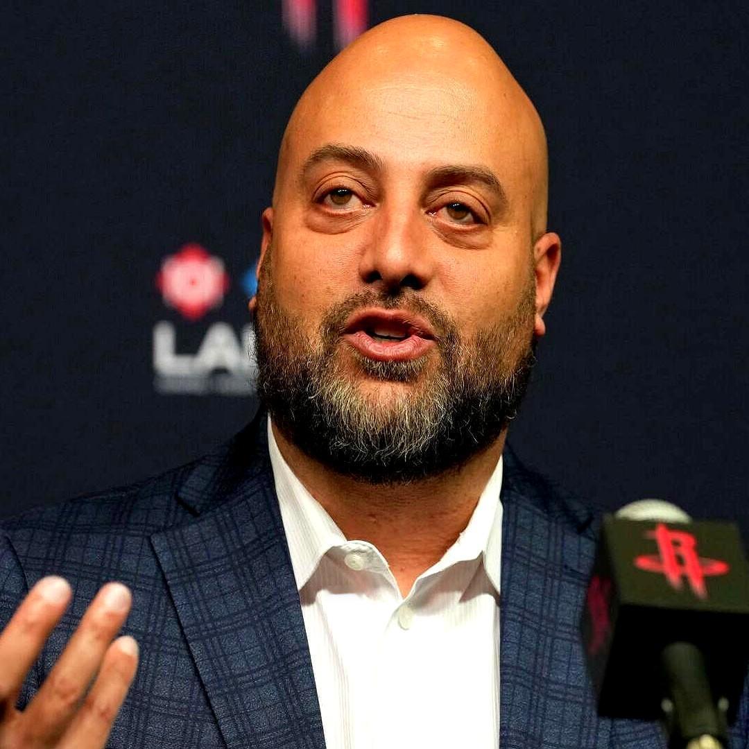 火箭刚把“重建”标签撕掉，范乔丹就右膝ACL报废，整个赛季基本泡汤。
 
好消息