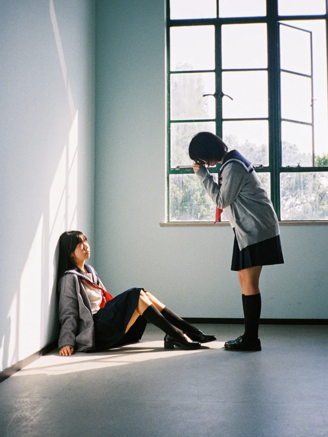 照片会把人拉回某个时刻