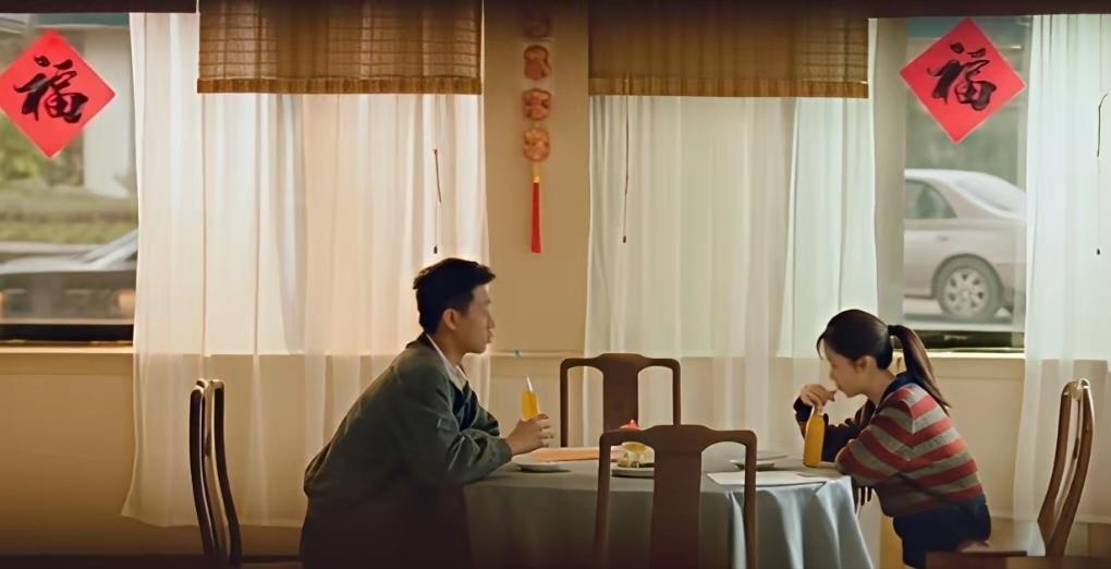 追剧《我的山与海》 方婉之简直是人见人爱，花见花开！
    先是李鱼蛋，从姐弟