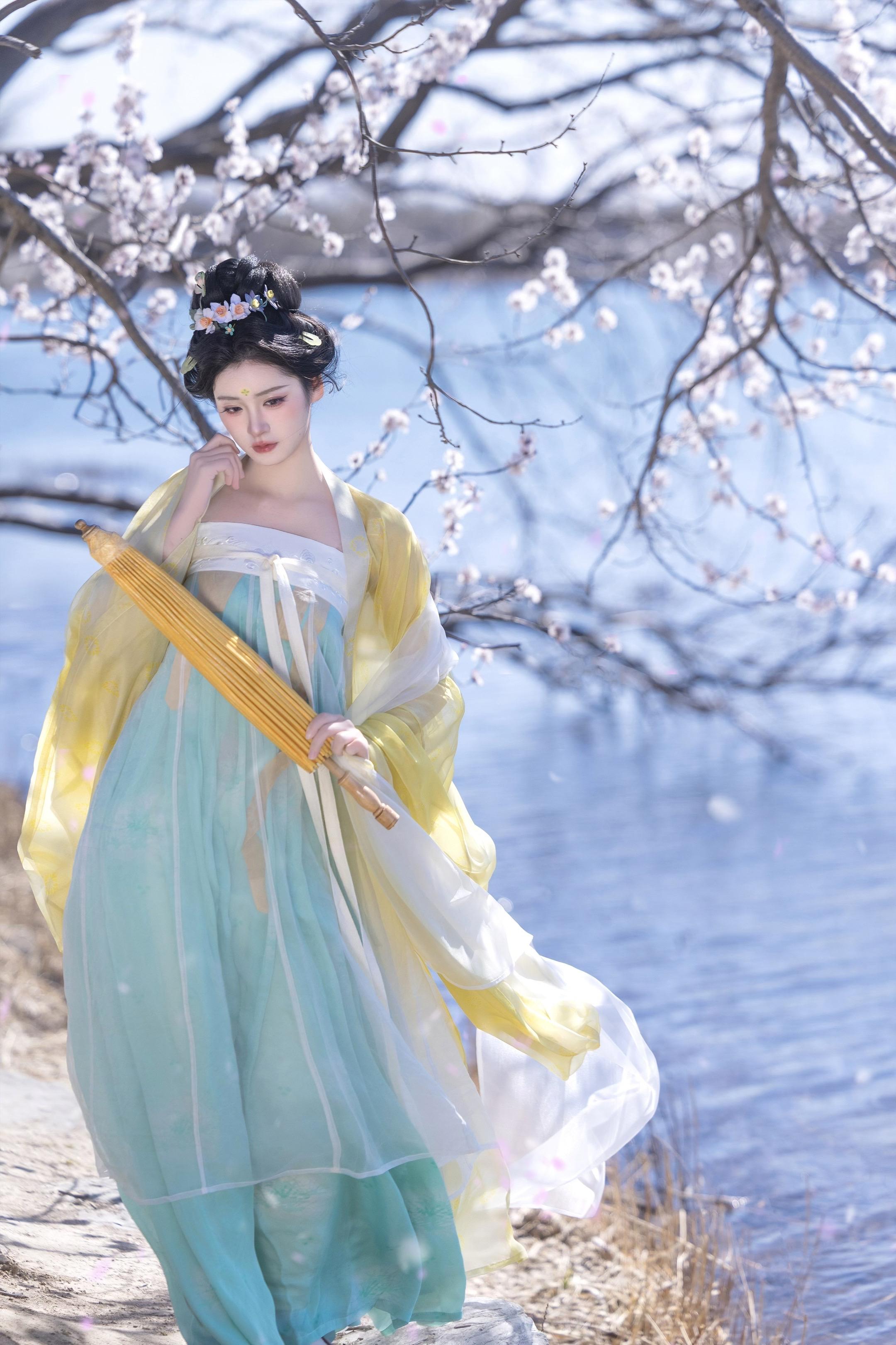 ‘ 令人恍惚的春意 ’