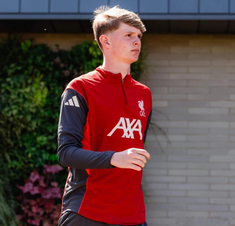 18岁的威尔·赖特已经与利物浦一线队一起训练。《This is Anfield》