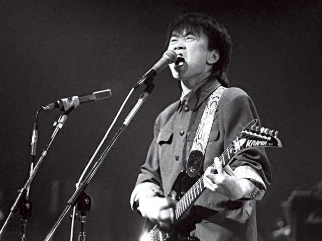 崔健在发起一个活动，他痛心的说：长此以往，中国音乐就毁了