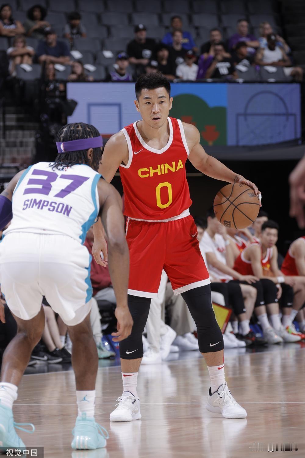 中国男篮不敌黄蜂 杨瀚森12+4麦戈文斯20分
北京时间7月8日，加州夏季联赛继