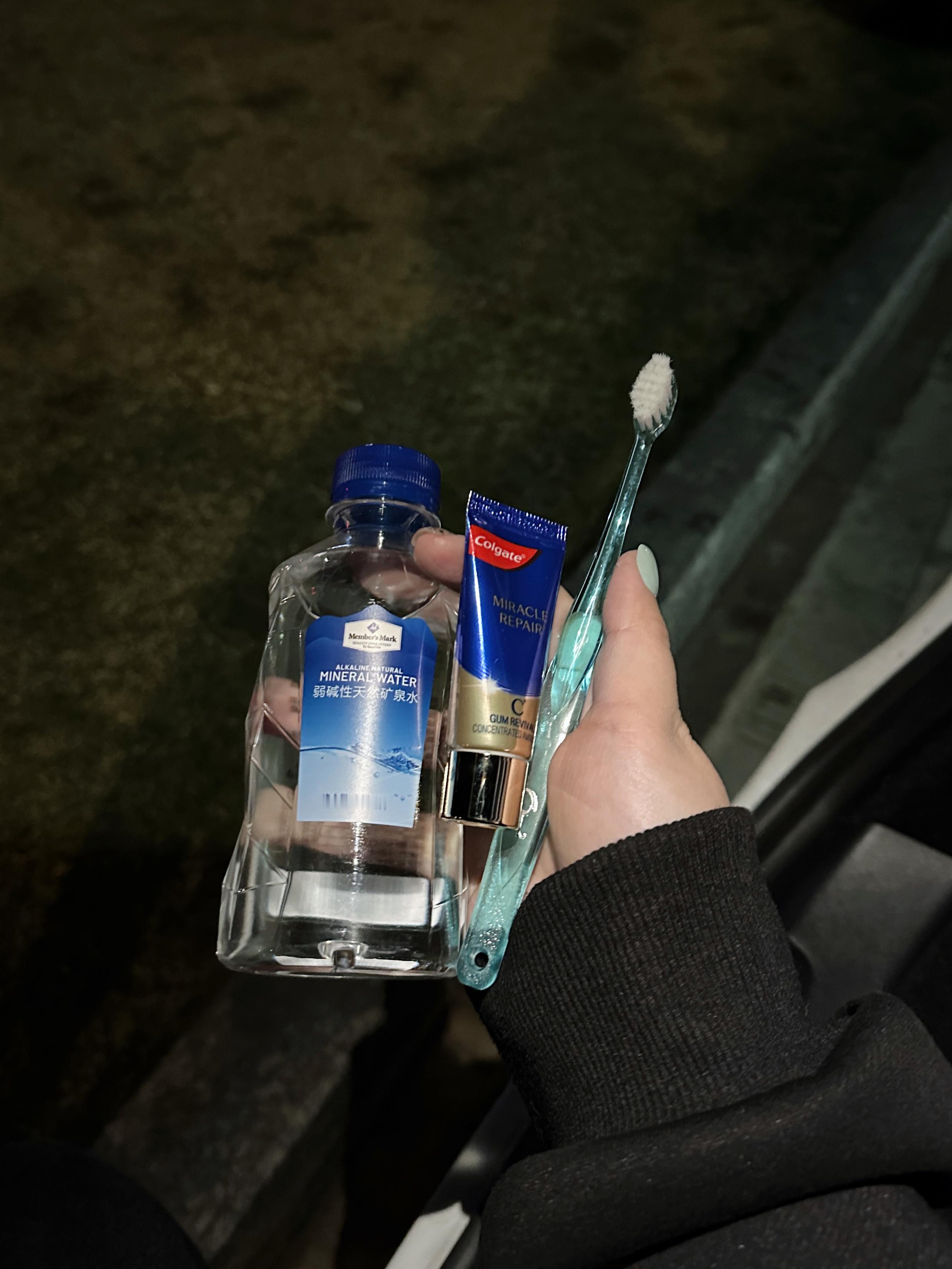 人生新体验get☑️哈哈哈哈哈好像小学生郊游 好好玩啊！！路过服务区就上个厕所补