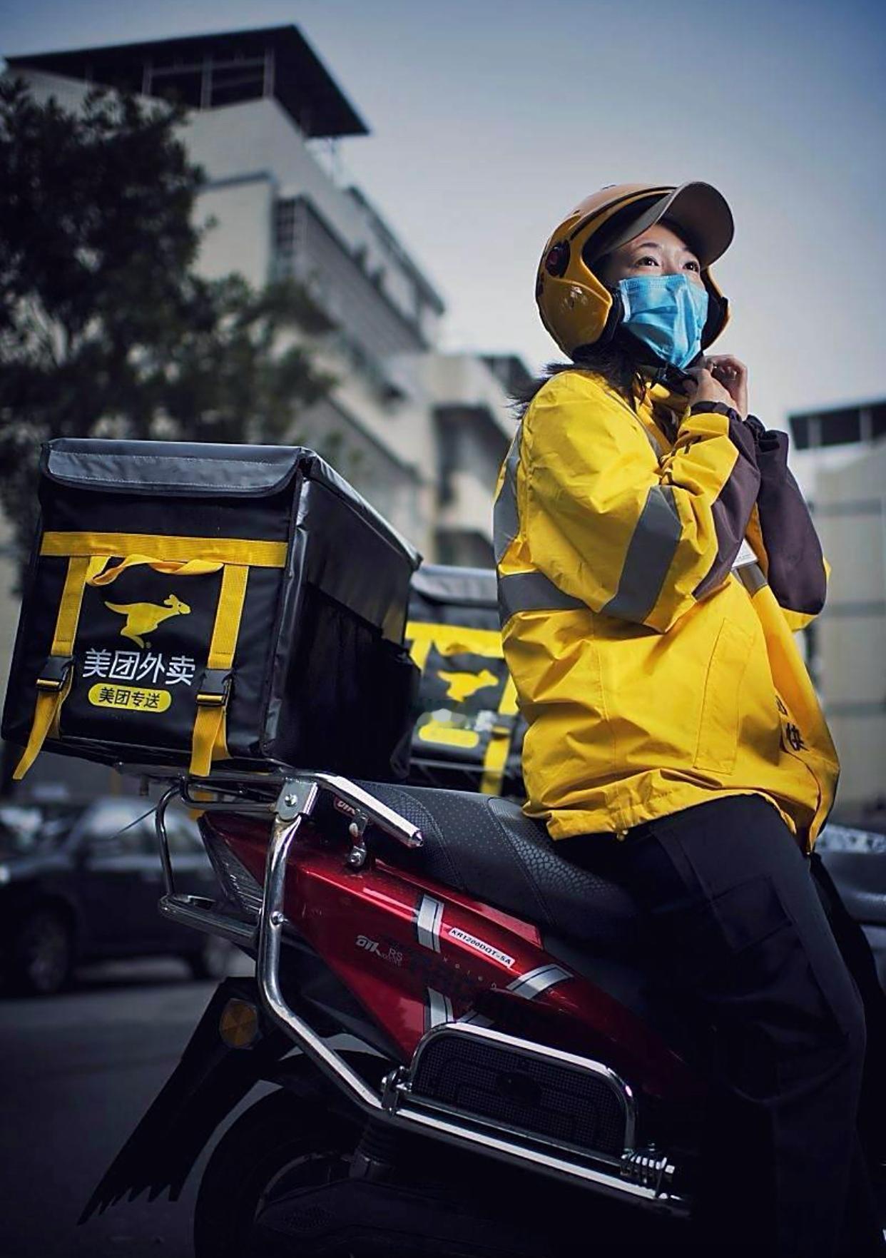 为啥外卖“颜值”飙升！最近点外卖时，我发现送餐的女骑手也越来越多了！以前满大街都