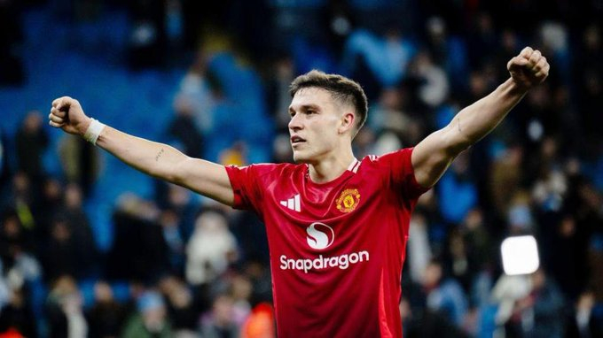 【？？？？】太阳报SL乌加特被曝是卡灵顿训练基地第一个离开训练场的球星。 