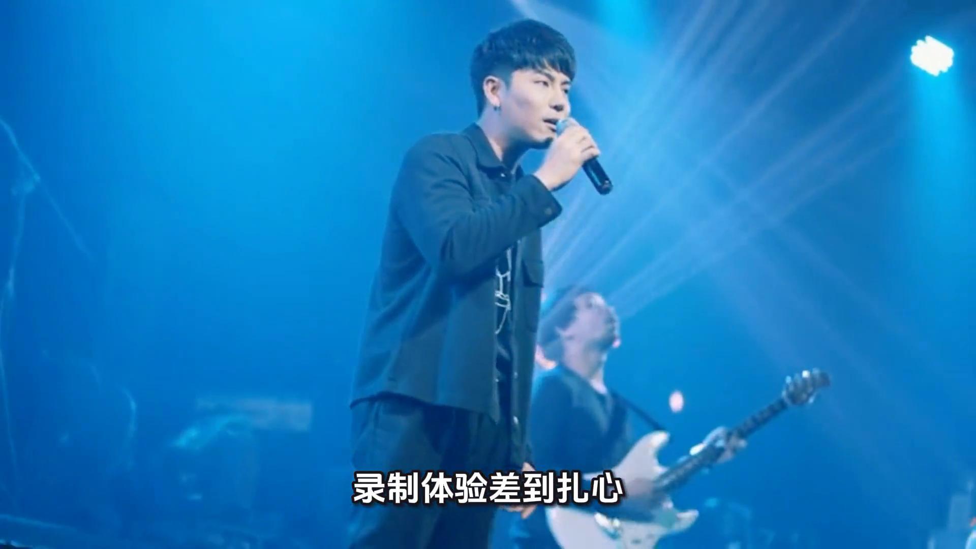 井胧自曝录创造营感觉太差了井胧回忆创4过年体验满是心酸，热闹人群里的疏离感拉满，