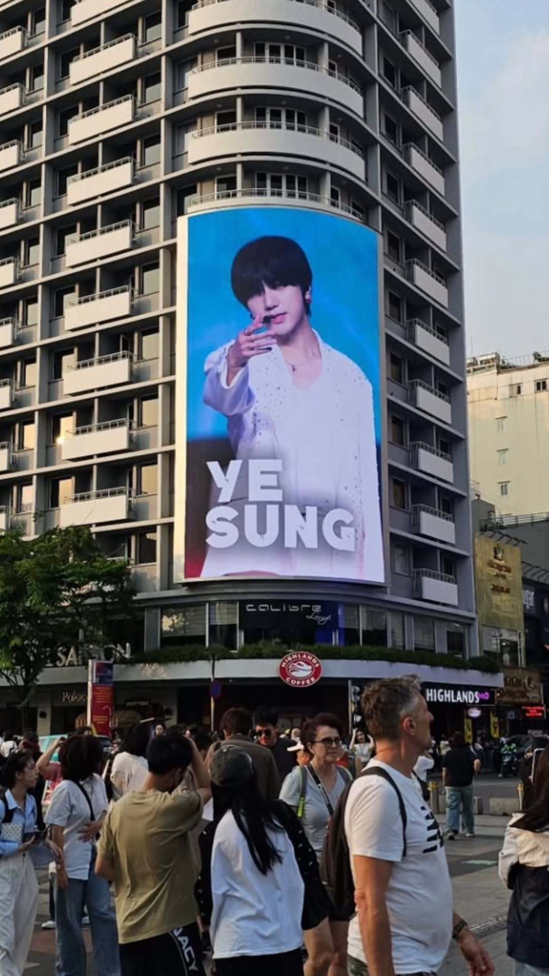 “CB百蓝_。260321金钟云 ins story更新： 