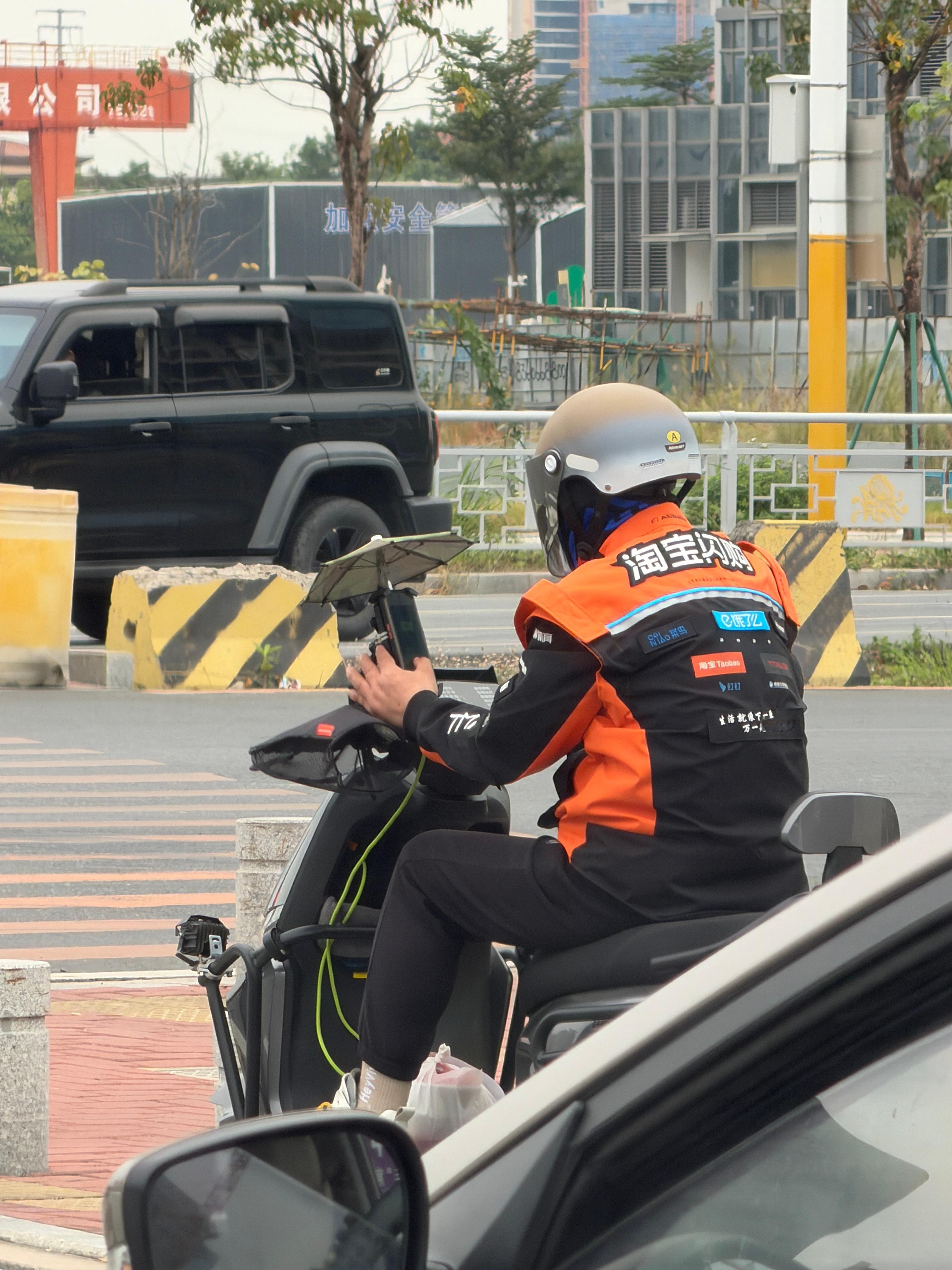 讲真……确实有点帅这衣服！！造型看着挺保暖防风！