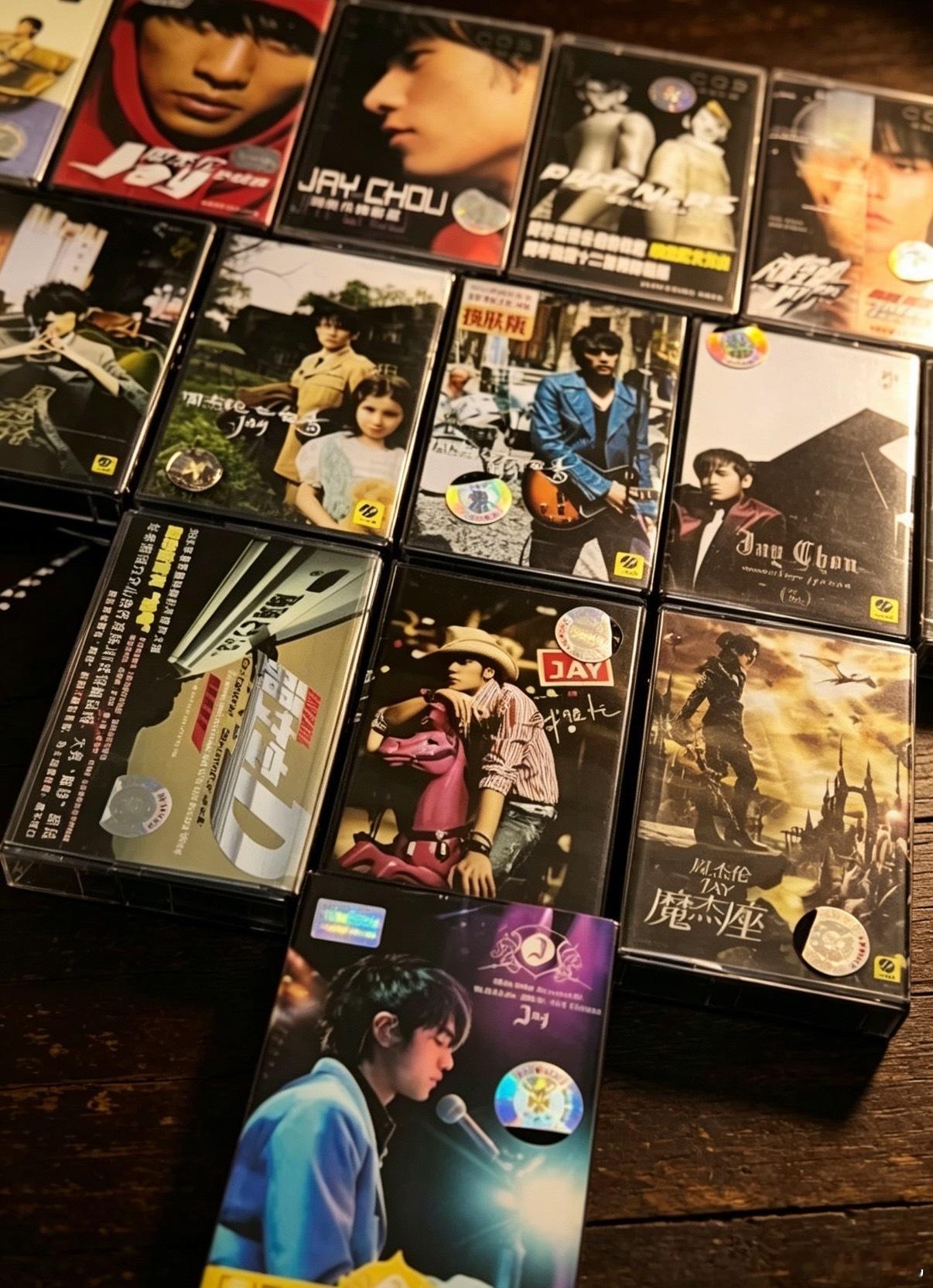 周末朋友来北京看周杰伦演唱会，演唱会结束之后两个人去吃烧烤，朋友说起来进场的时候