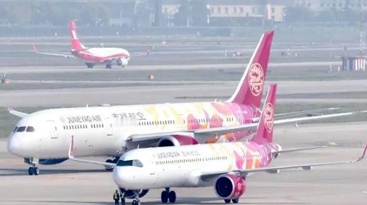 网上都在喊，全面停飞日本。我敢说，真把航线一刀切了，第一个跳起来骂的，就是当初键