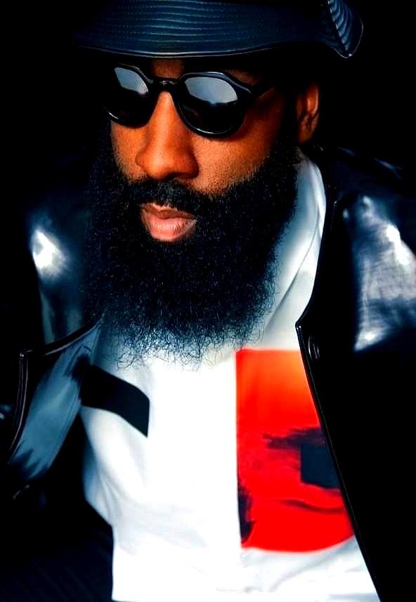 刷了一圈，都在聊哈登去哪儿。
 

老东家火箭把机会全给了新人，雷霆也扶正了SG