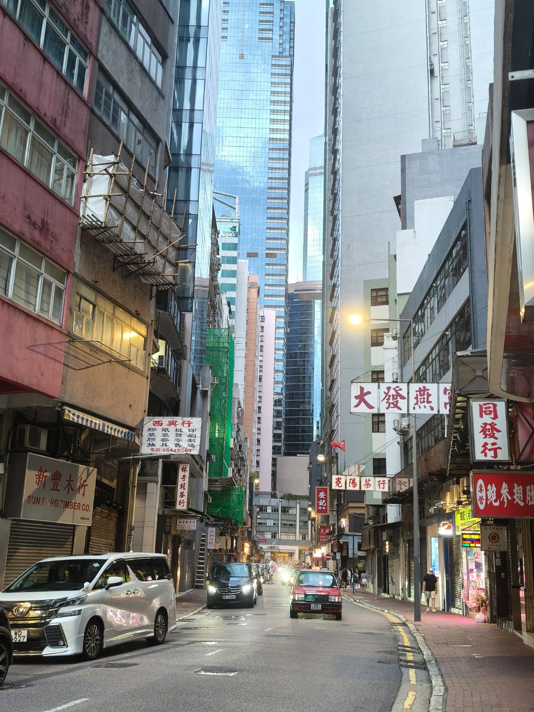 早安呀！想念这座城了因为那里有我想见的人 