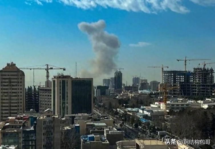 美国准备了那么久，
伊朗的哈梅内伊领导高层，
在第一天就损失过半，
是不是哈梅内