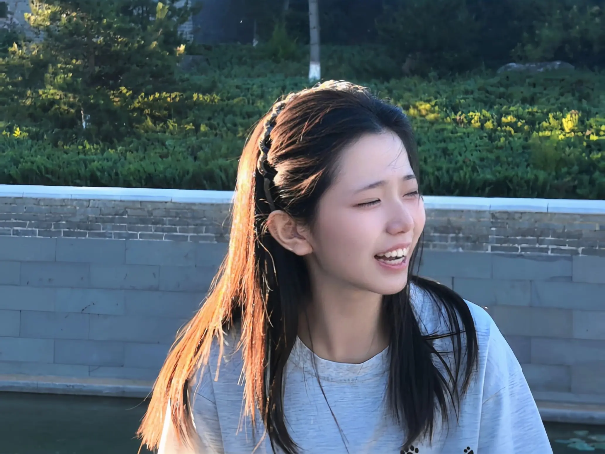风力掀天浪打头 只须一笑不须愁