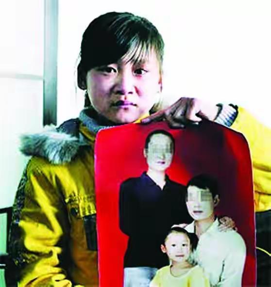 2007年河南许昌禹州神垕镇乡村医生王军豹，因家庭琐事激情杀妻，一、二审均被判死