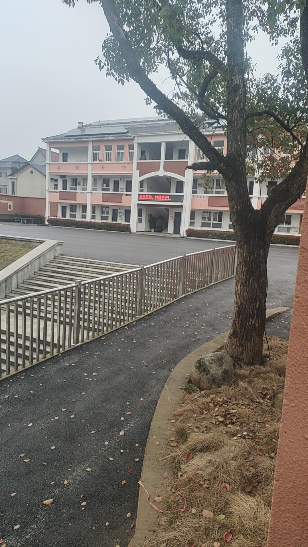 为什么许多人学习英语非常困难?
为什么很多人学英语又累又难？用我的经验判断，这根