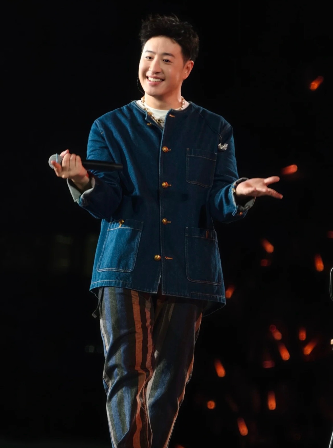 潘玮柏演唱会唯一差评潘玮柏演唱会口碑 舞美灯光、曲目编排无可挑剔，全网唯一差评集