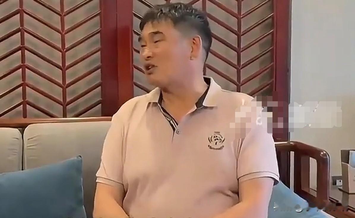 六个监控，锁住的是家门，还是人心？

大衣哥火了十多年，档期排到十月，却连出门取