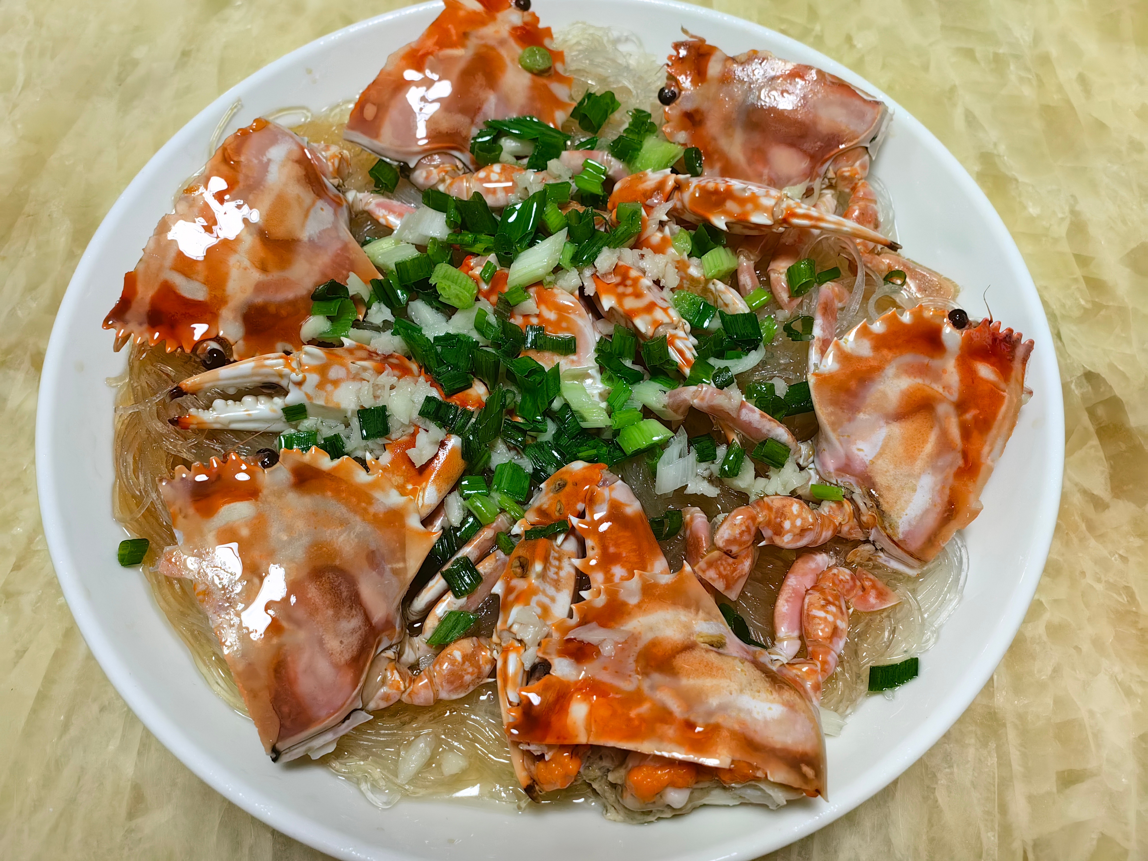 家常菜[超话] 姜母鸭，炸豆腐鱼，芦笋炒虾仁，花露蟹蒸粉丝。跳跳鱼汤。炸海鲜三角