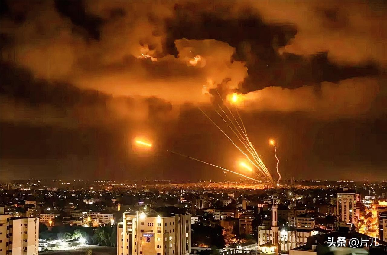 27个美军基地遭到伊朗导弹平推，伊朗向中东邻国发布严厉警告。刚刚，多家外媒发布快