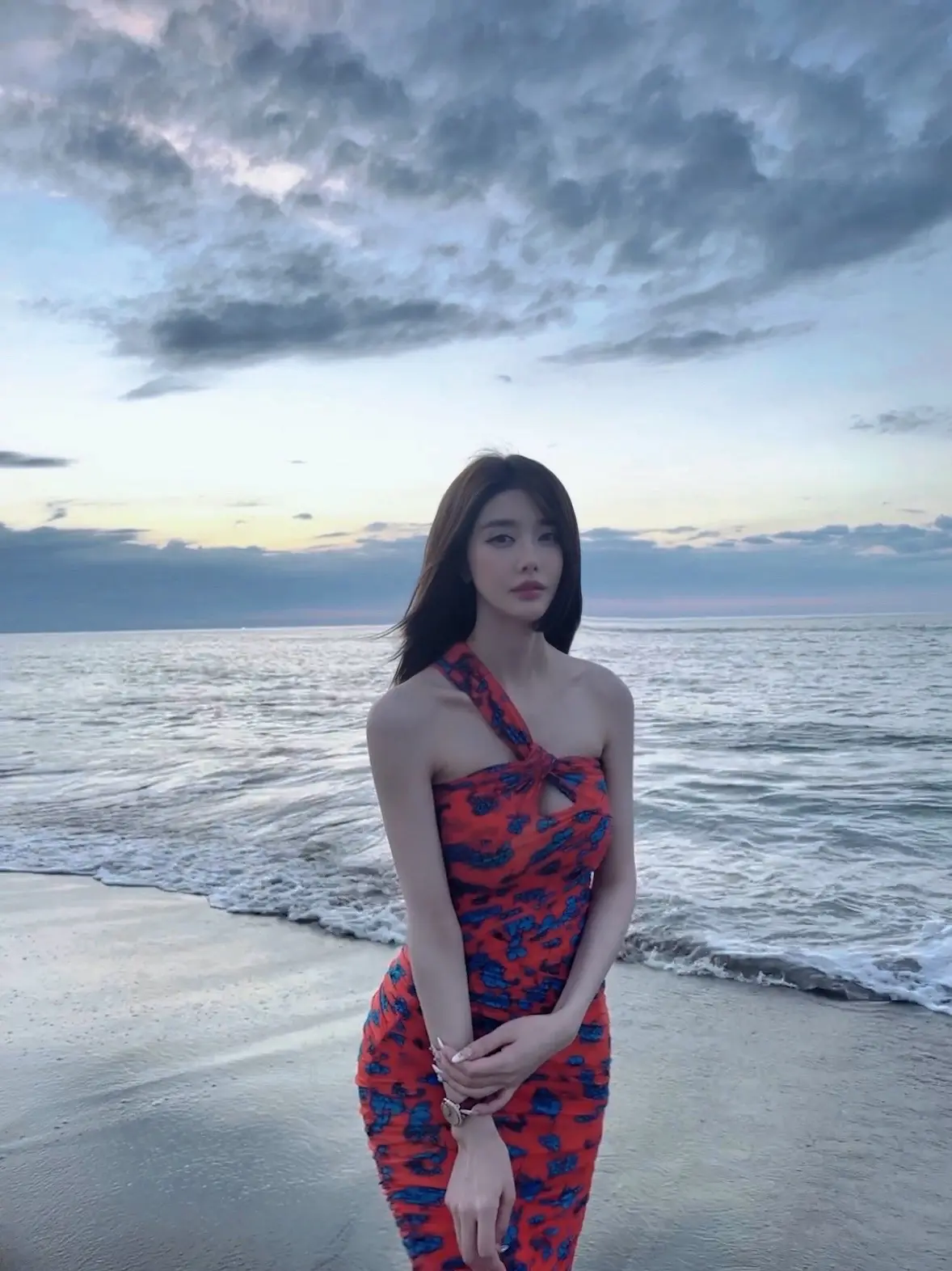 他们说爱是苦涩的 这有什么关系呢  我已经吻过你了